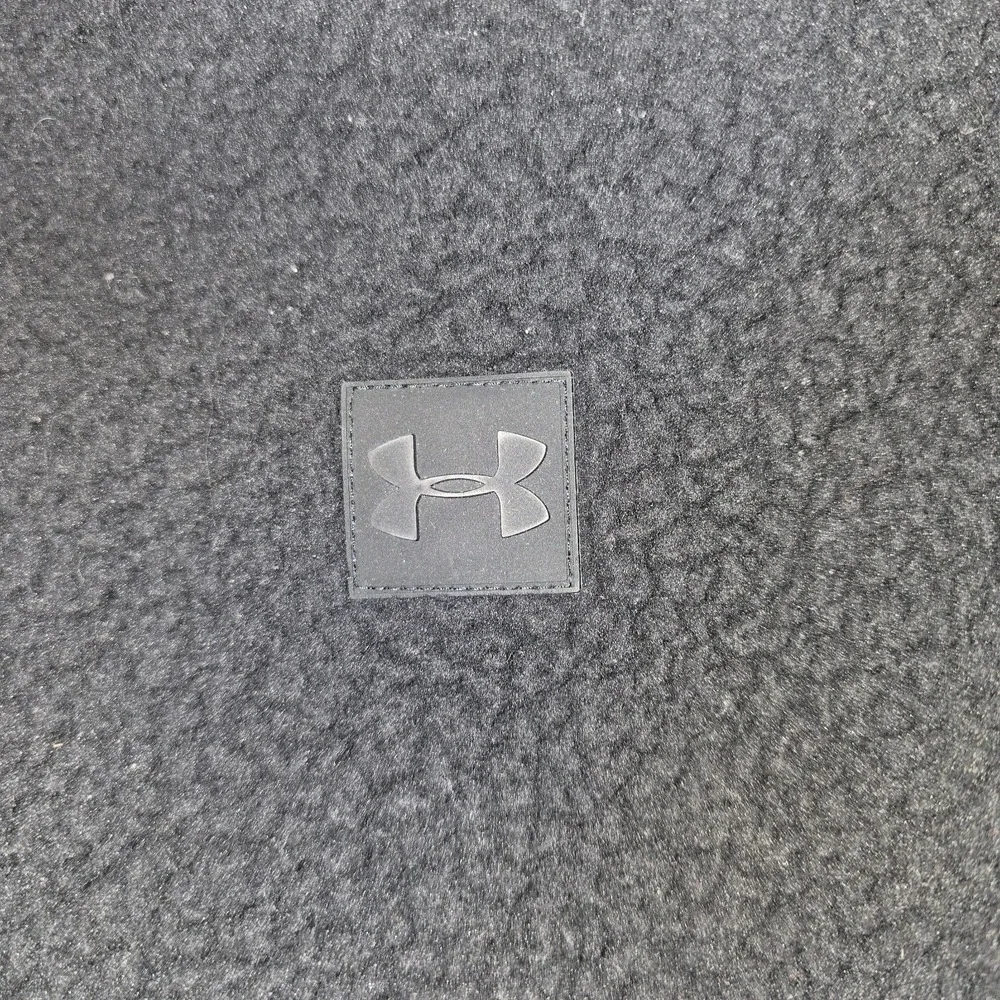 Under Armour cozy under